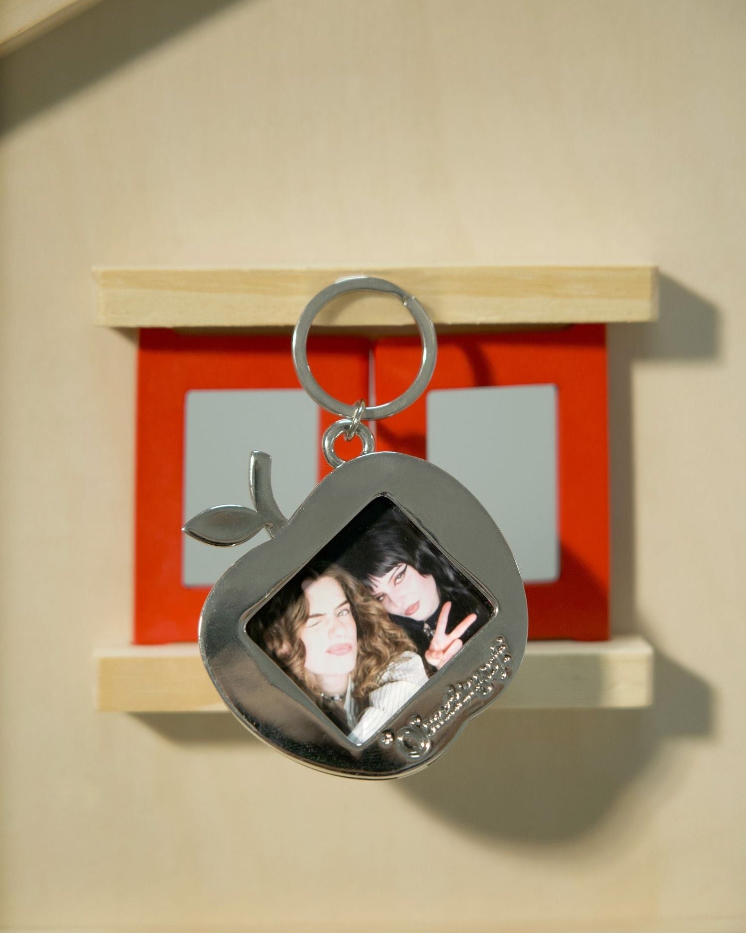 APPLE PHOTO KEYCHAIN