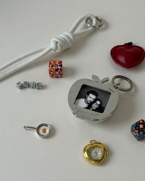 APPLE PHOTO KEYCHAIN