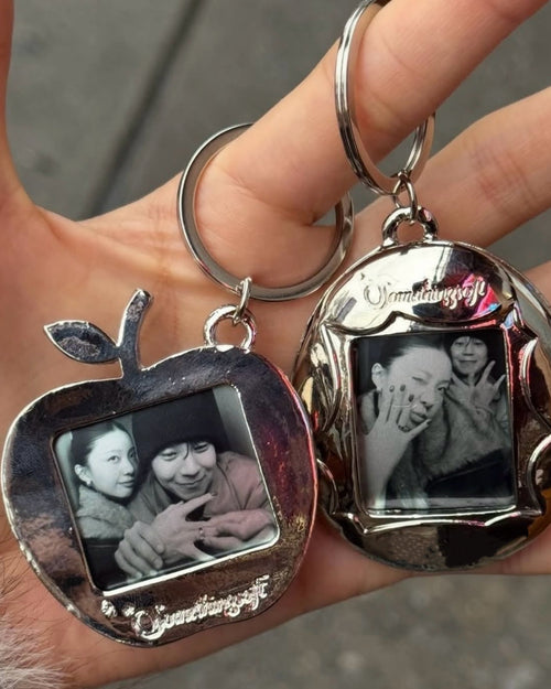 APPLE PHOTO KEYCHAIN