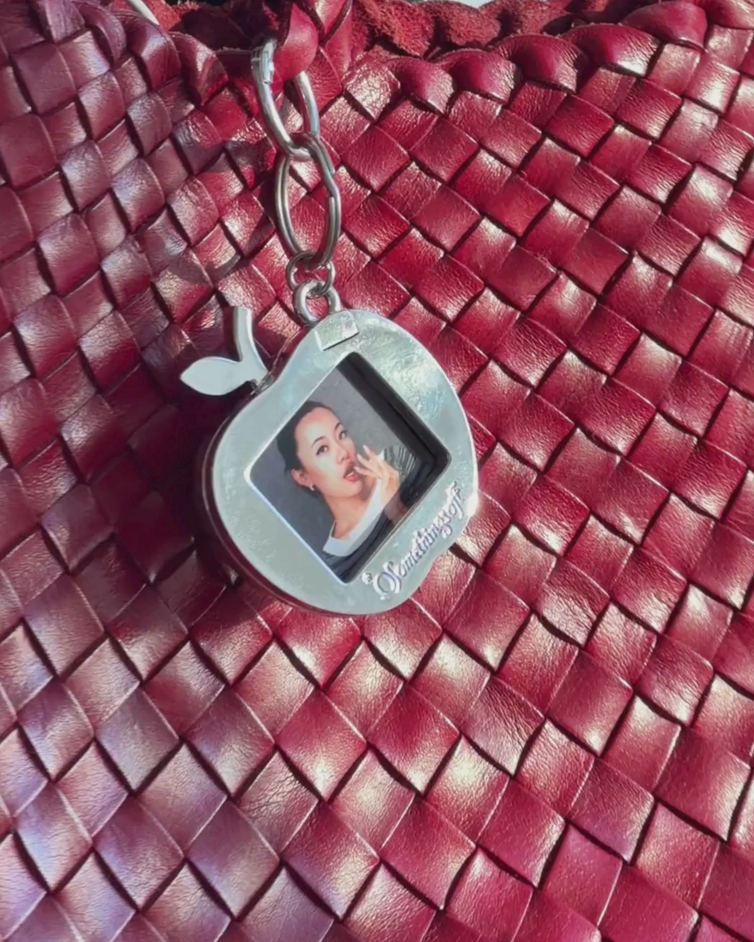 APPLE PHOTO KEYCHAIN